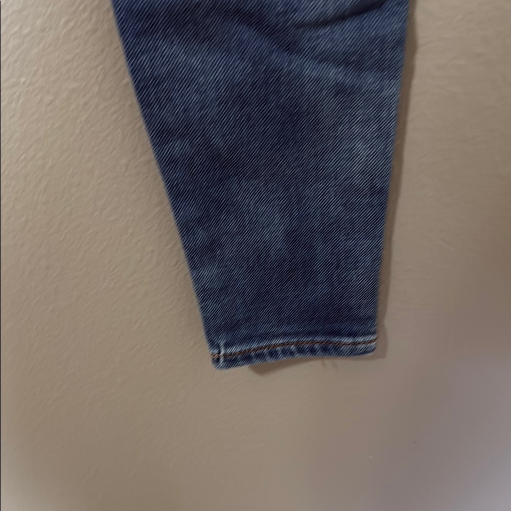 Women’s American Eagle Outfitters jeggings Distressed Jeans - Picture 3 of 9